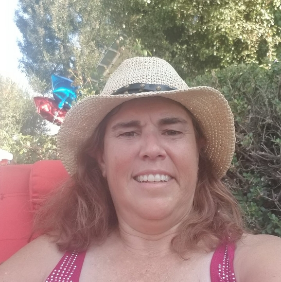 Meet your Posher, Cheryl - Picture 1 of 1